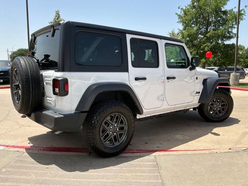 Used 2025 Jeep Wrangler Unlimited Sport AWD/4WD image 6