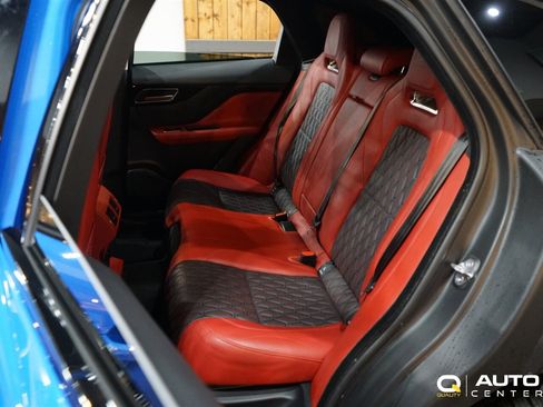 Used 2020 Jaguar F-PACE SVR image 31