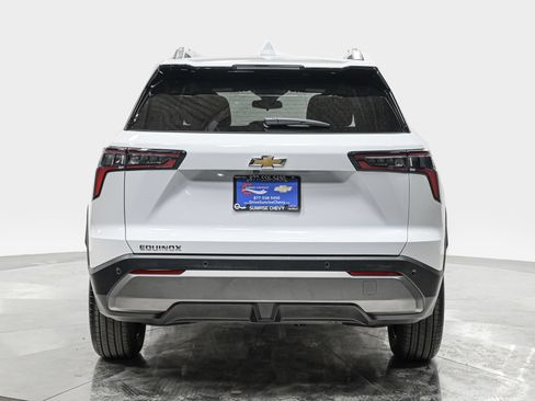Used 2025 Chevrolet Equinox LT w/ Convenience Package II FWD image 5