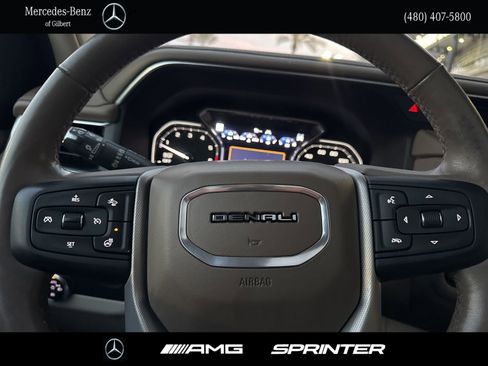 Used 2021 GMC Yukon XL Denali w/ Denali Premium Package image 33