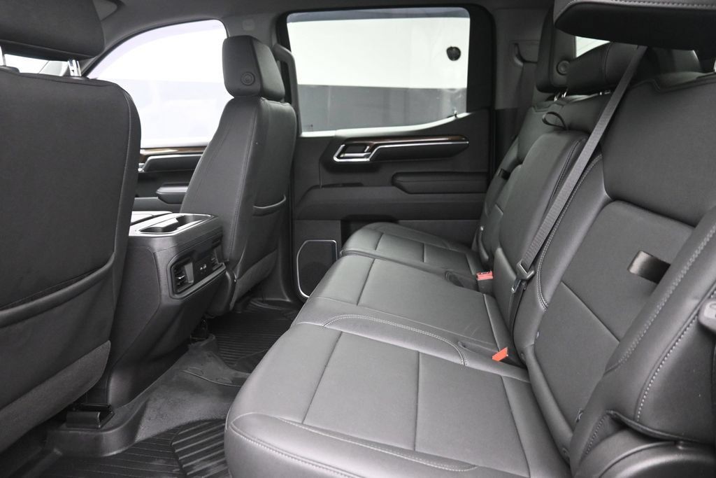 Used 2023 Chevrolet Silverado 1500 LT Trail Boss w/ LT Trail Boss Premium Package AWD/4WD image 12