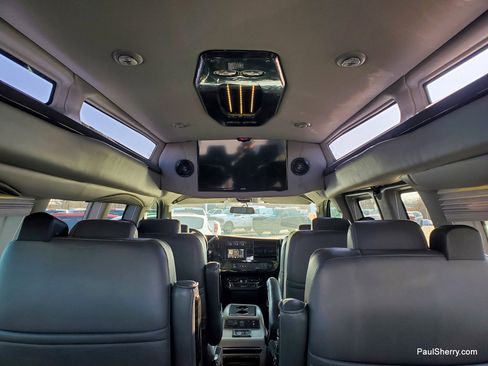 Used 2018 GMC Savana 2500 w/ Enhanced Convenience Package image 31