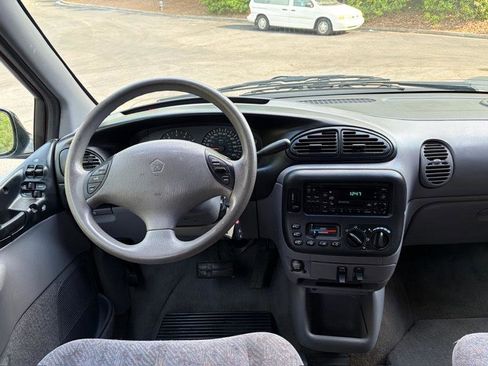 Used 1999 Dodge Grand Caravan SE FWD image 17