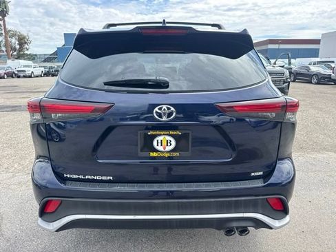 Used 2024 Toyota Highlander XSE FWD image 6