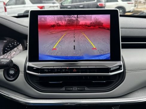 Used 2022 Jeep Compass Limited image 32