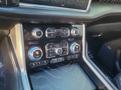 Used 2023 GMC Yukon XL Denali image 23