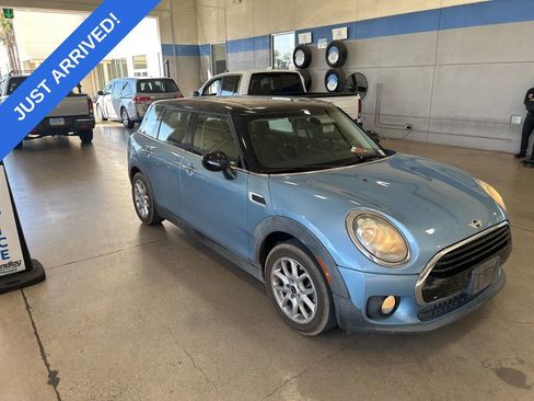 Used 2016 MINI Cooper Clubman FWD image 2