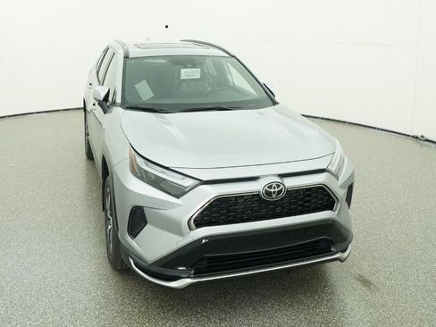 New 2025 Toyota RAV4 SE image 31