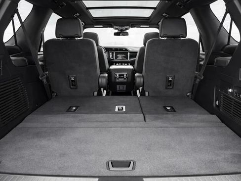 Used 2024 GMC Yukon Denali AWD/4WD image 10