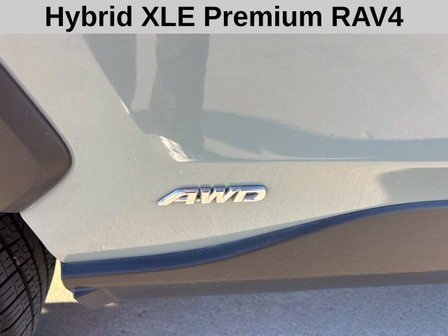 Used 2022 Toyota RAV4 XLE Premium AWD/4WD image 3