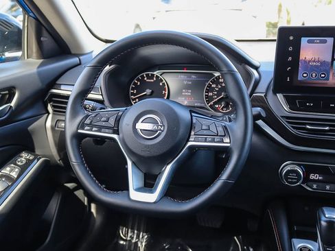 Used 2025 Nissan Altima 2.5 SR w/ SR Premium Package FWD image 16