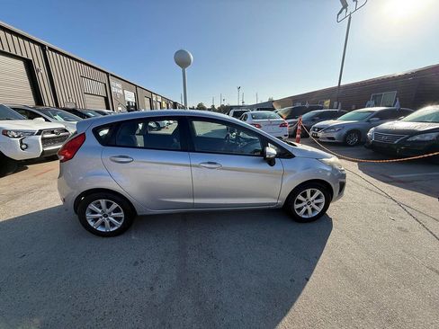 Used 2013 Ford Fiesta SE image 13