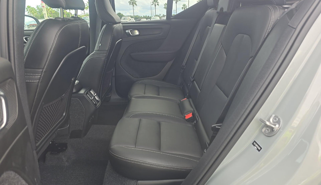 Used 2024 Volvo XC40 B5 Ultimate w/ Climate Package AWD/4WD image 10