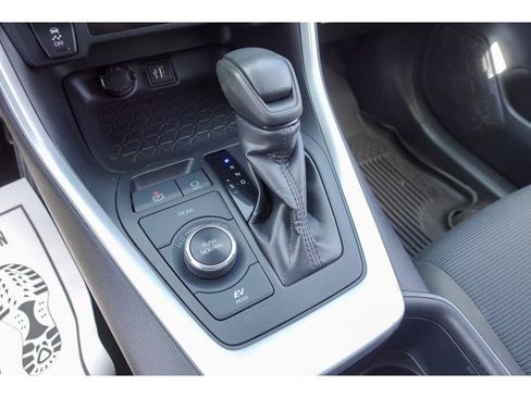 Certified 2024 Toyota RAV4 LE AWD/4WD image 15