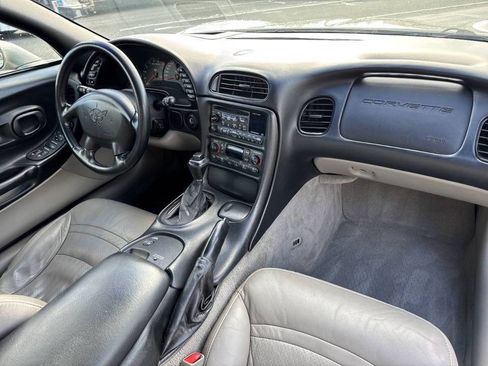 Used 2002 Chevrolet Corvette Convertible w/ Preferred Equipment Group2 image 15