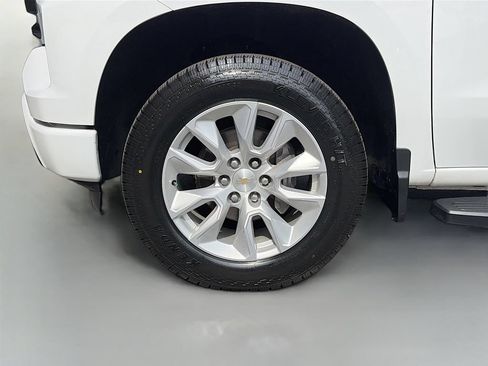 Used 2025 Chevrolet Silverado 1500 Custom AWD/4WD image 30