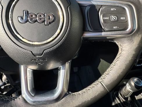 Used 2019 Jeep Wrangler Unlimited Sahara w/ Cold Weather Group AWD/4WD image 35
