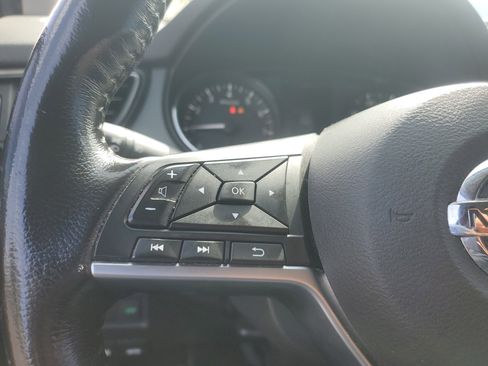 Used 2017 Nissan Rogue Sport SV w/ SV Premium Package AWD/4WD image 15