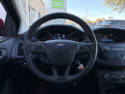 Used 2017 Ford Focus SE image 12