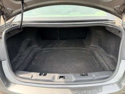 Used 2018 Ford Taurus SE FWD image 21