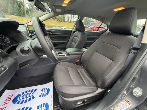 Used 2025 Nissan Altima 2.5 SV image 11