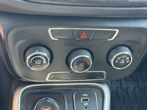 Used 2018 Jeep Compass Latitude image 26