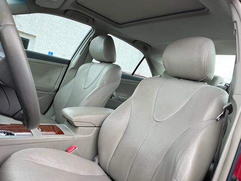 Used 2010 Toyota Camry XLE FWD image 10