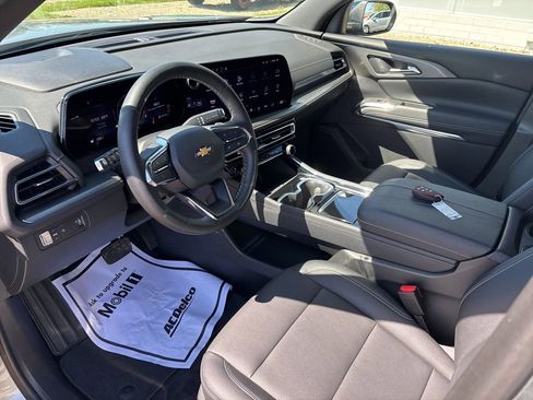 Used 2024 Chevrolet Traverse LT FWD image 19