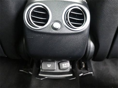 Used 2018 Mercedes-Benz GLC 350e 4MATIC image 16