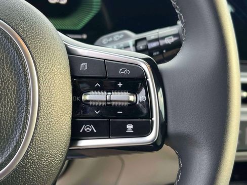 Used 2025 Kia Sorento S image 22