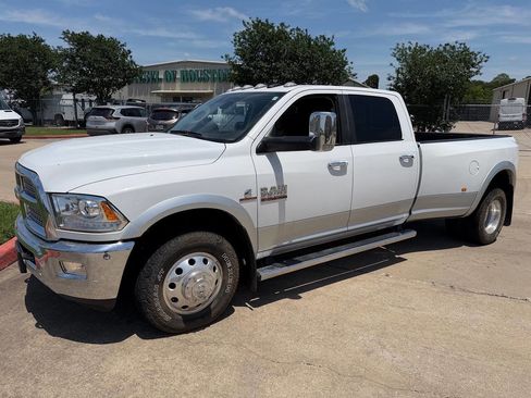 Used 2018 RAM 3500 Laramie RWD image 21