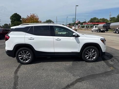 Used 2023 GMC Terrain SLT w/ Tech Package AWD/4WD image 6