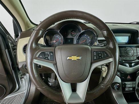 Used 2011 Chevrolet Cruze LTZ image 12