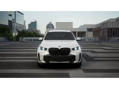 New 2026 BMW X5 sDrive40i w/ M Sport Package RWD image 3