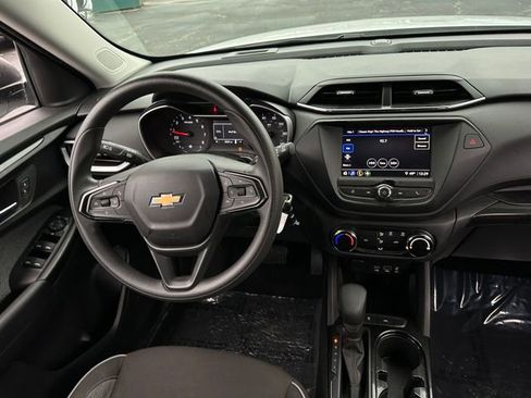 Used 2022 Chevrolet TrailBlazer LS image 17