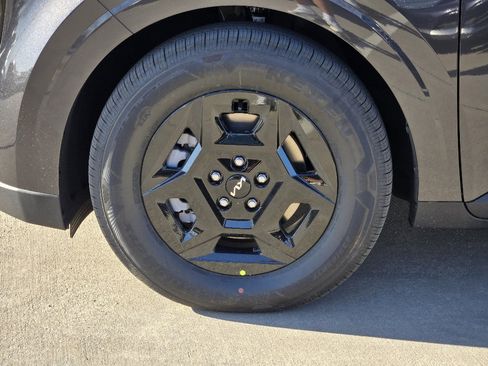 New 2026 Kia Carnival LXS image 8