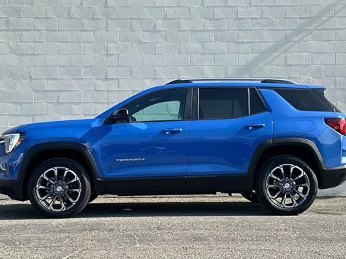 Used 2026 GMC Terrain Elevation w/ Elevation Premium Package FWD image 7