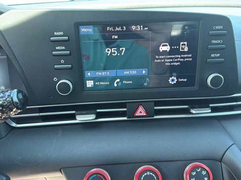 Used 2023 Hyundai Elantra SE w/ Cargo Package FWD image 17