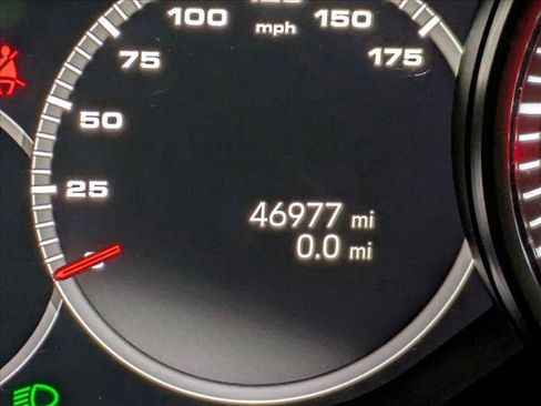 Used 2023 Porsche Cayenne Platinum Edition image 12