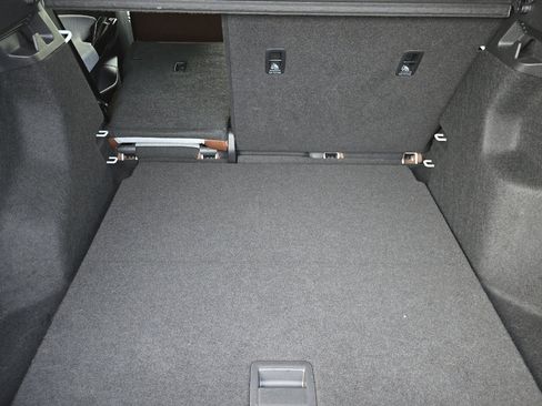 Used 2023 Volkswagen ID.4 2WD image 16