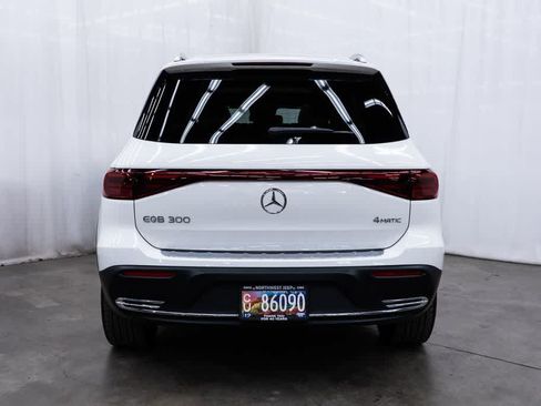 Used 2024 Mercedes-Benz EQB 300 4MATIC image 5