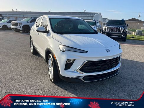 Used 2025 Buick Encore GX Preferred FWD image 3