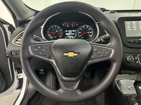 Certified 2017 Chevrolet Malibu LS FWD image 11