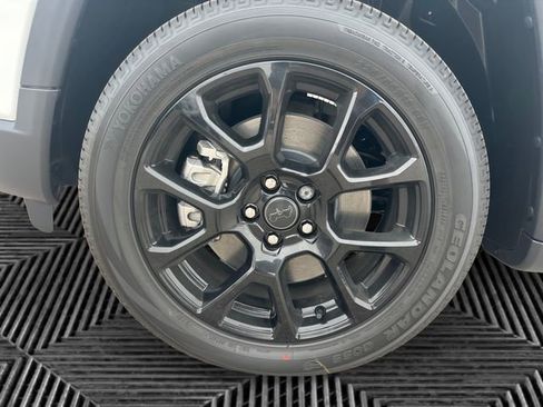 New 2026 Jeep Compass Latitude image 14