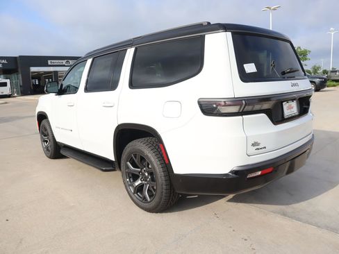 New 2026 Jeep Grand Wagoneer 4WD image 25