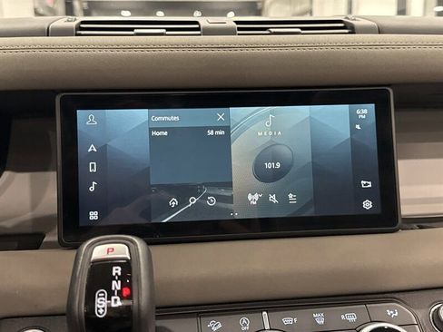 Used 2021 Land Rover Defender 110 SE image 32