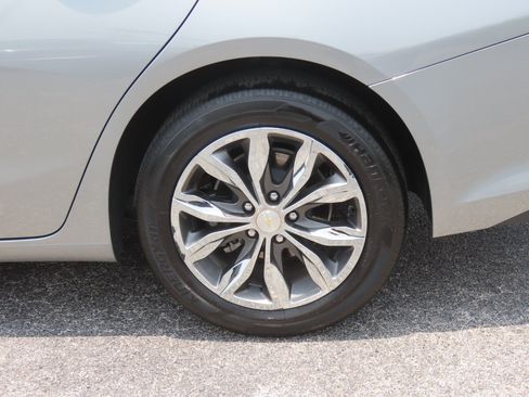 Used 2025 Chevrolet Malibu LT FWD image 17