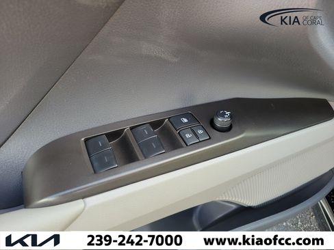 Used 2023 Toyota Camry SE FWD image 22