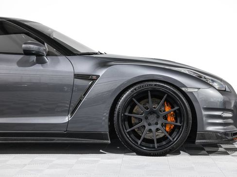 Used 2013 Nissan GT-R Premium AWD/4WD image 4
