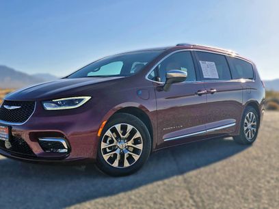 Used 2023 Chrysler Pacifica Pinnacle